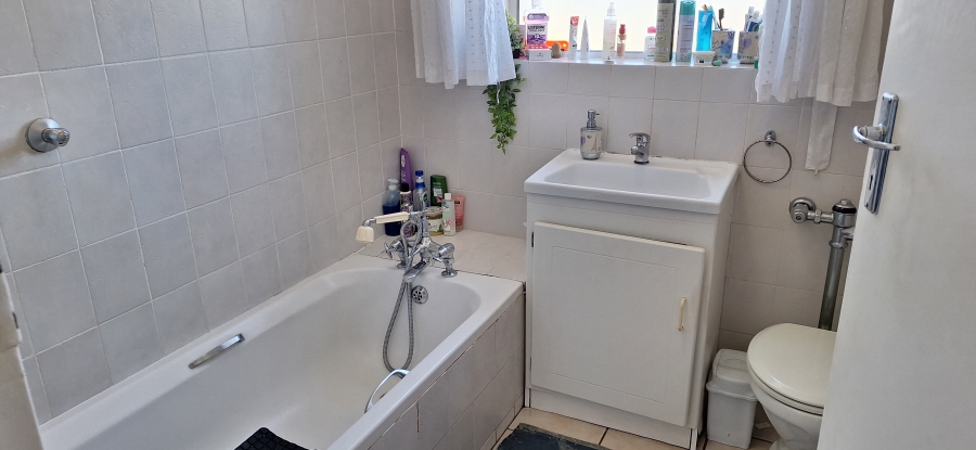 To Let 3 Bedroom Property for Rent in Rondebosch Village Western Cape